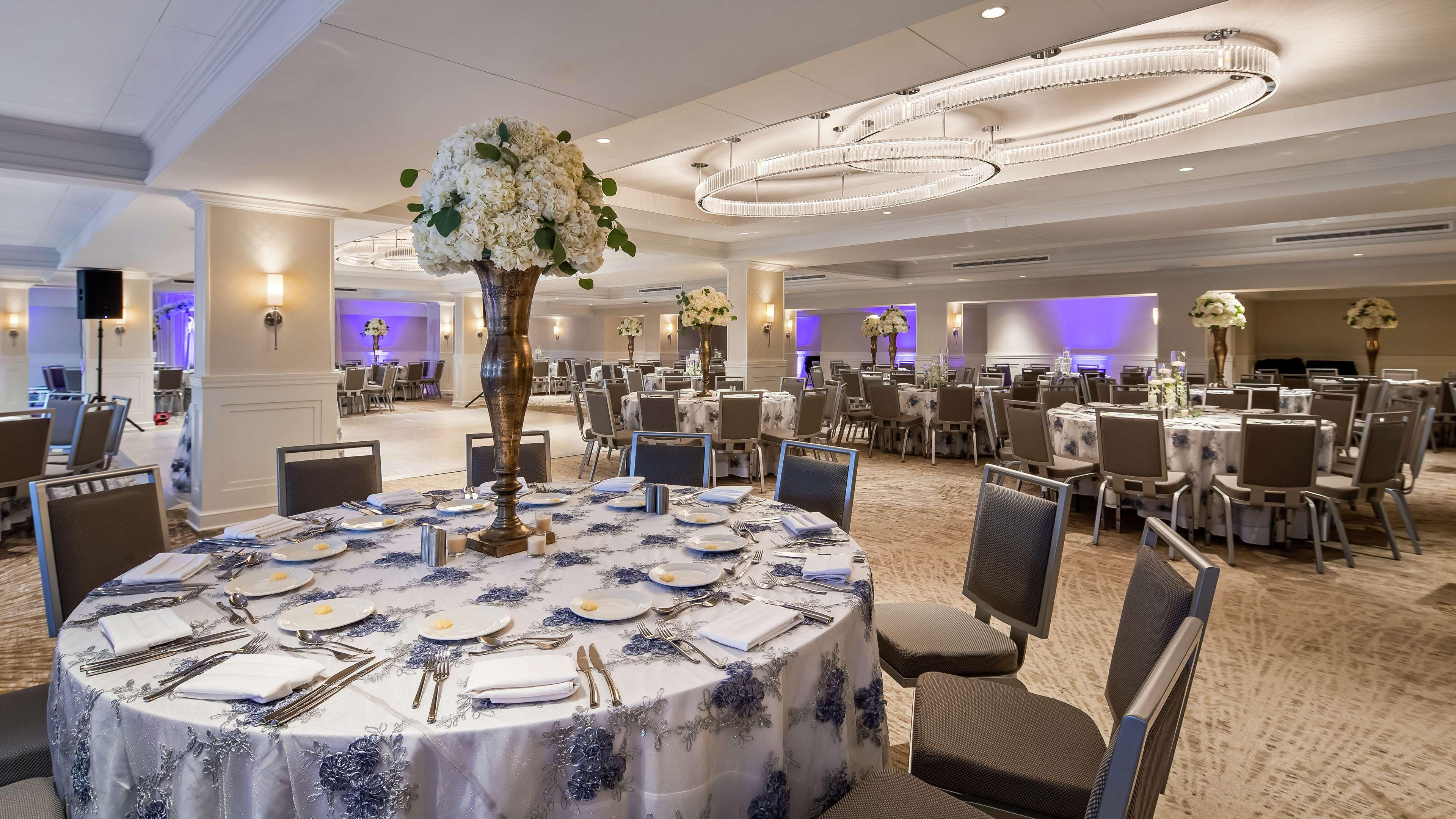 The Kingsley Bloomfield Hills - A Doubletree By Hilton Hotell Exteriör bild